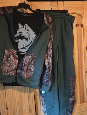 Realtree 3pc Green Boys 14/16 Hoodie & Joggers Set with Camouflage Trim NWT